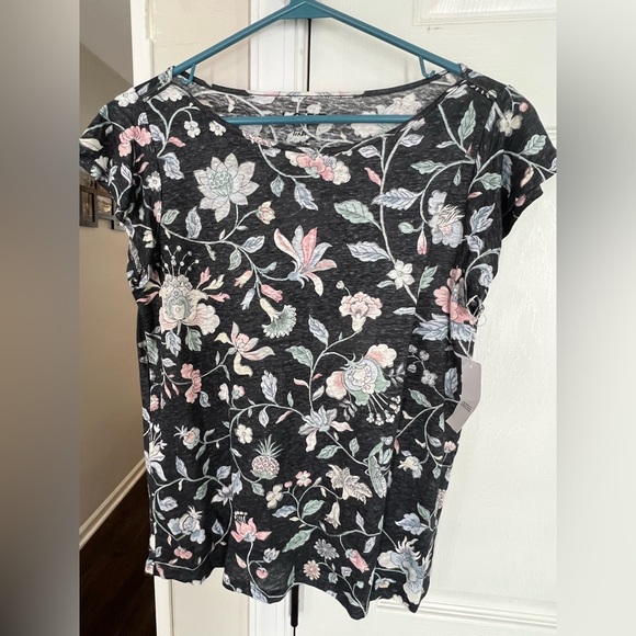 LOFT Tops - LOFT Black Floral Short Sleeve Tee